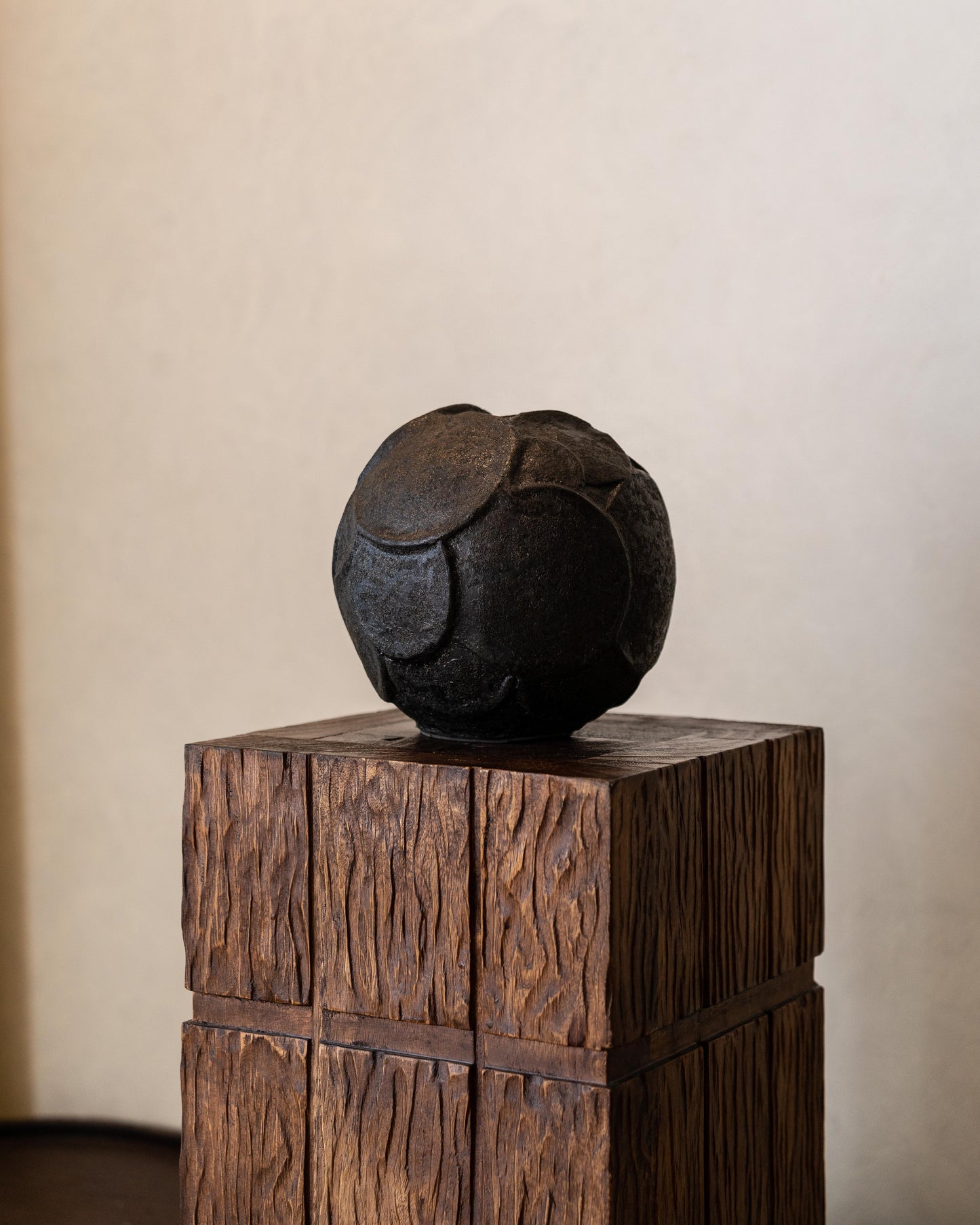 Orb Large Black Vessel