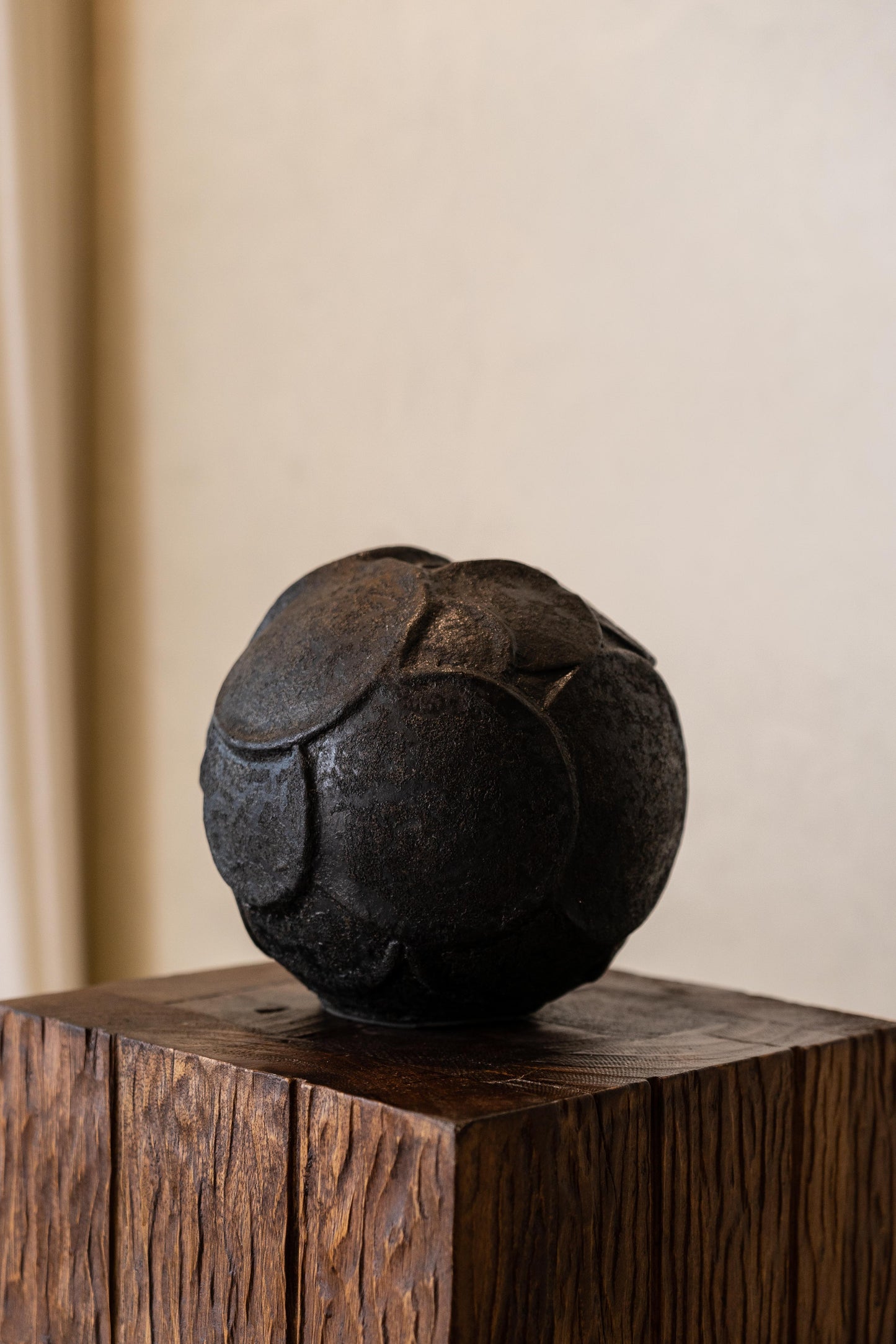 Orb Large Black Vessel
