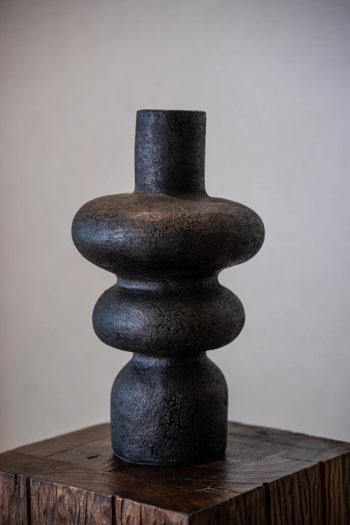 Ulun Glazed Black Vessel