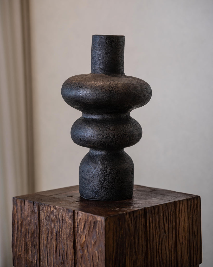 Ulun Glazed Black Vessel