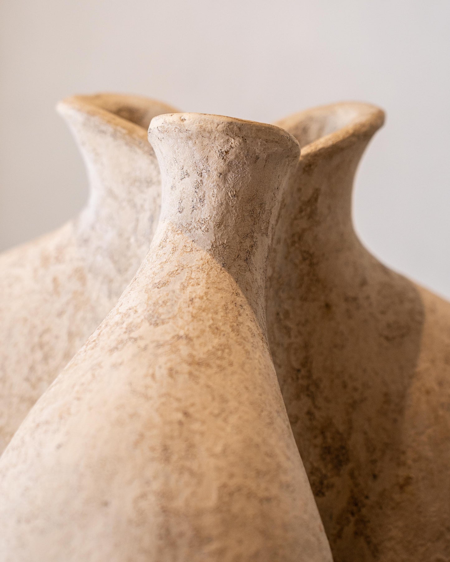 Nuri Cream Vessel