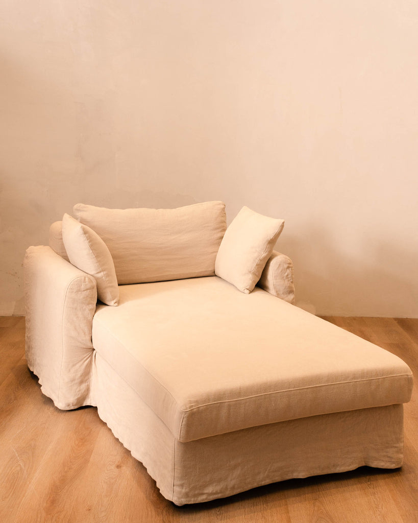 Leon Chaise Lounge