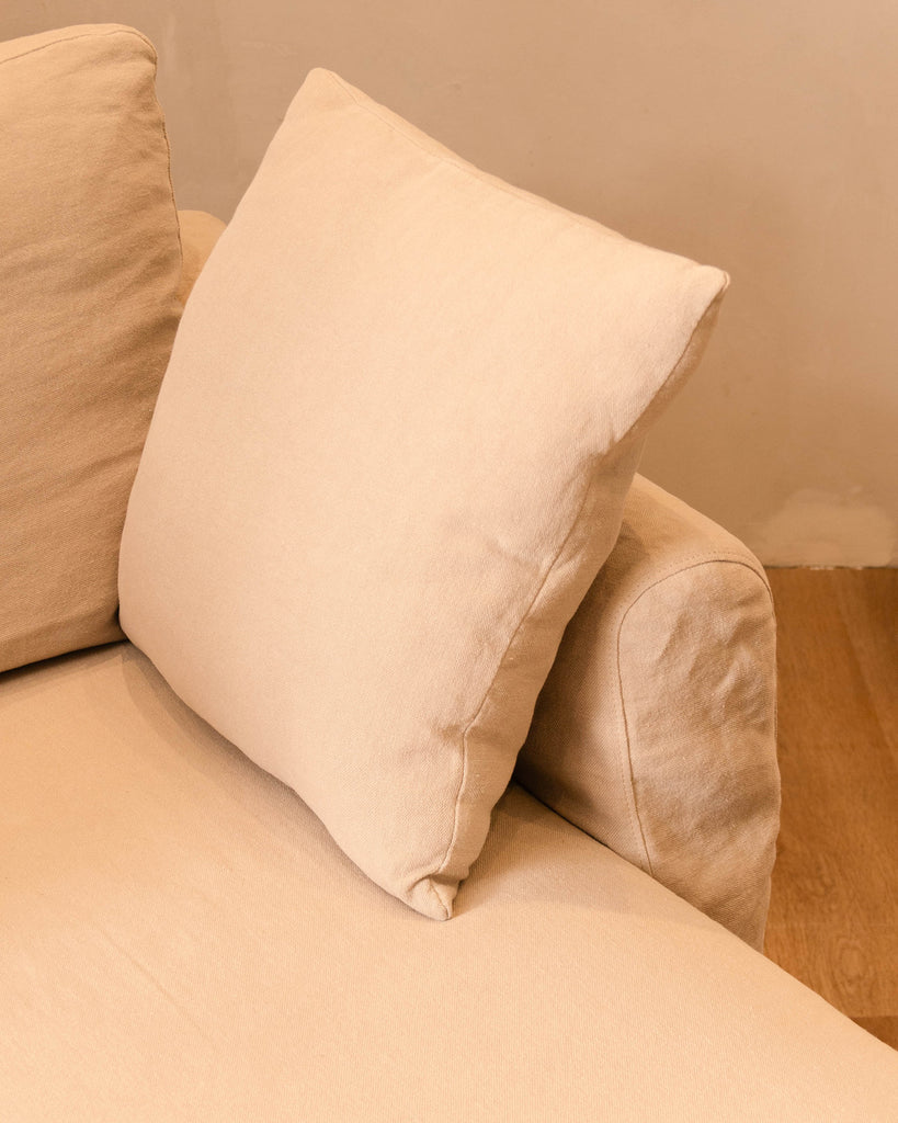 Leon Chaise Lounge