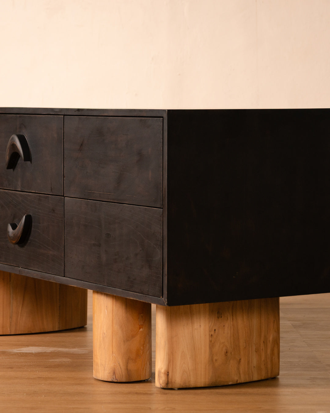Arisa Credenza