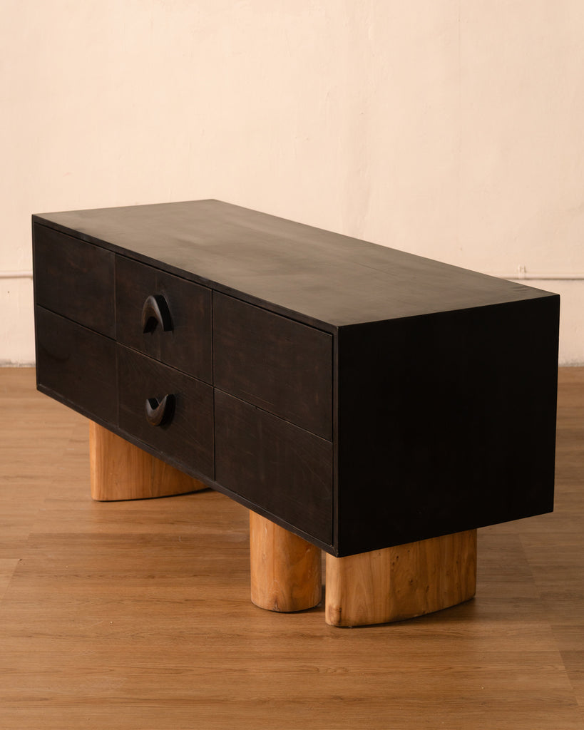 Arisa Credenza