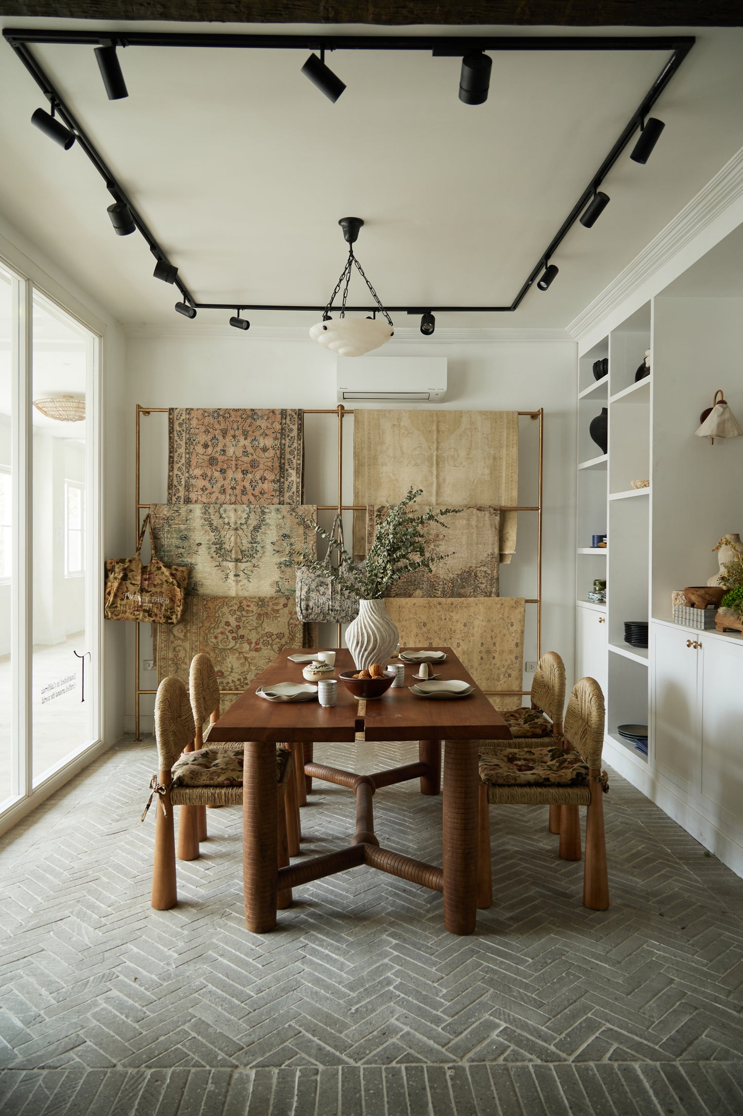 Matio Dining Table