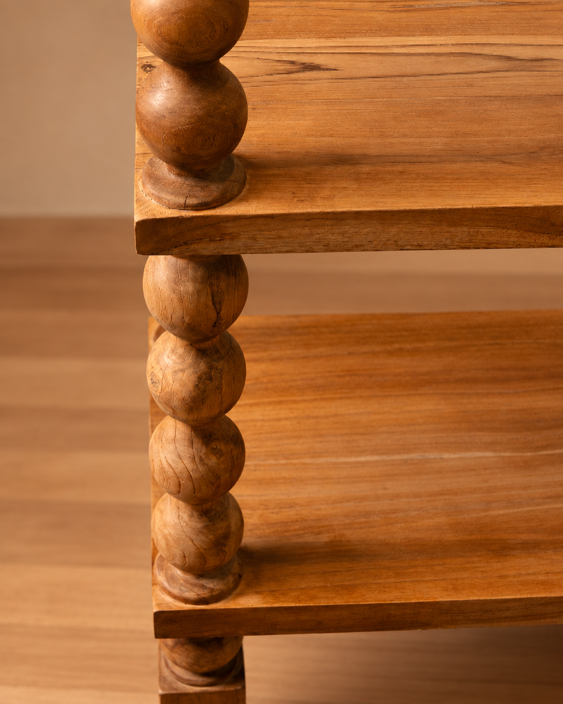 Mila Shelf