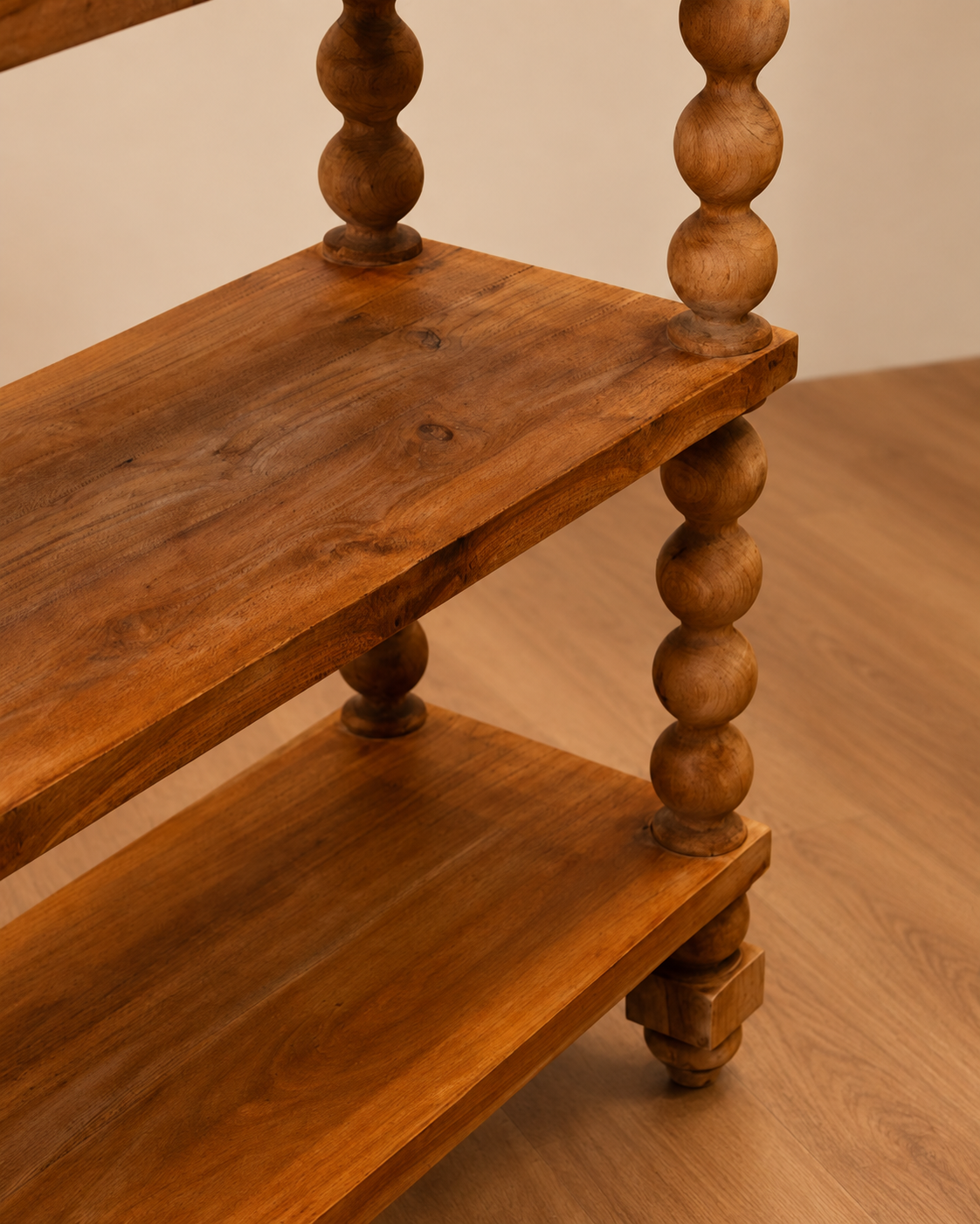 Mila Shelf