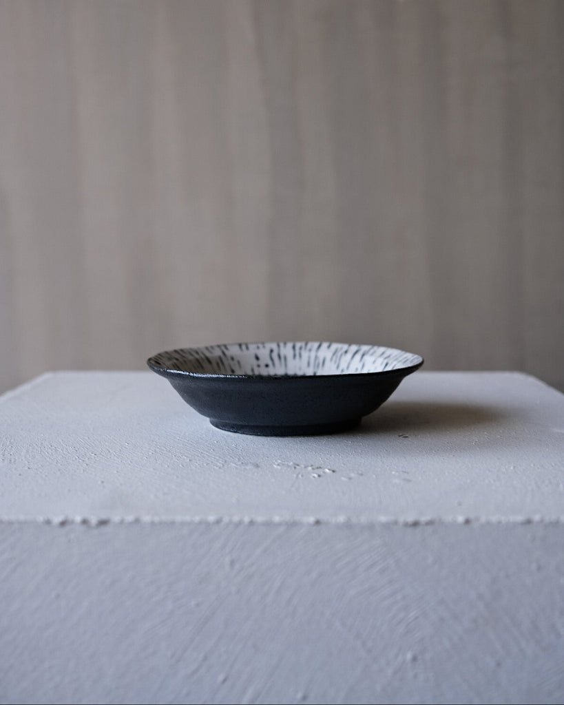 Inku Monochrome Plate