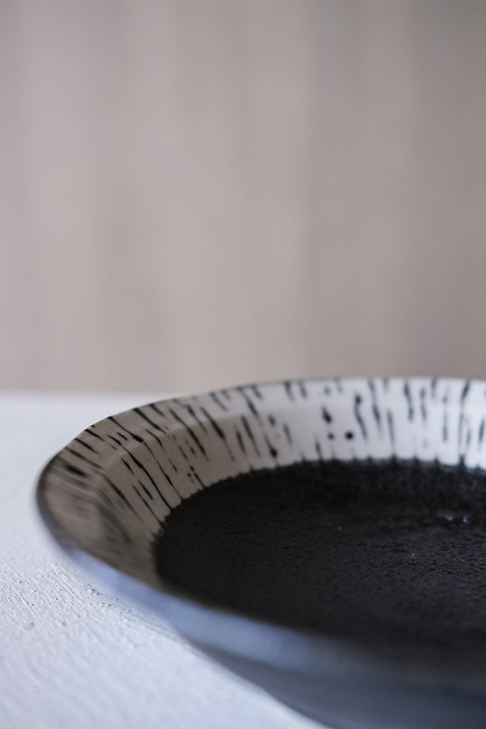 Inku Monochrome Plate