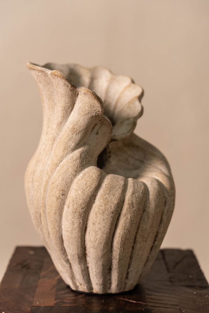 Nusa White Vessel