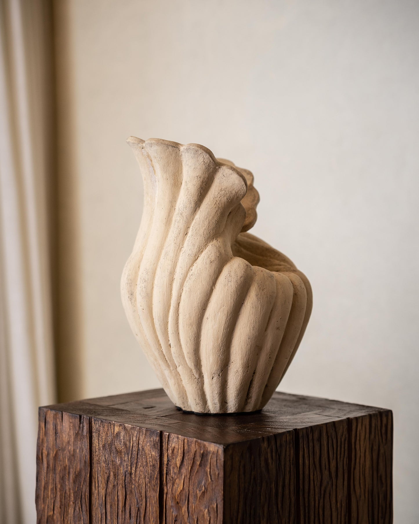 Nusa White Vessel