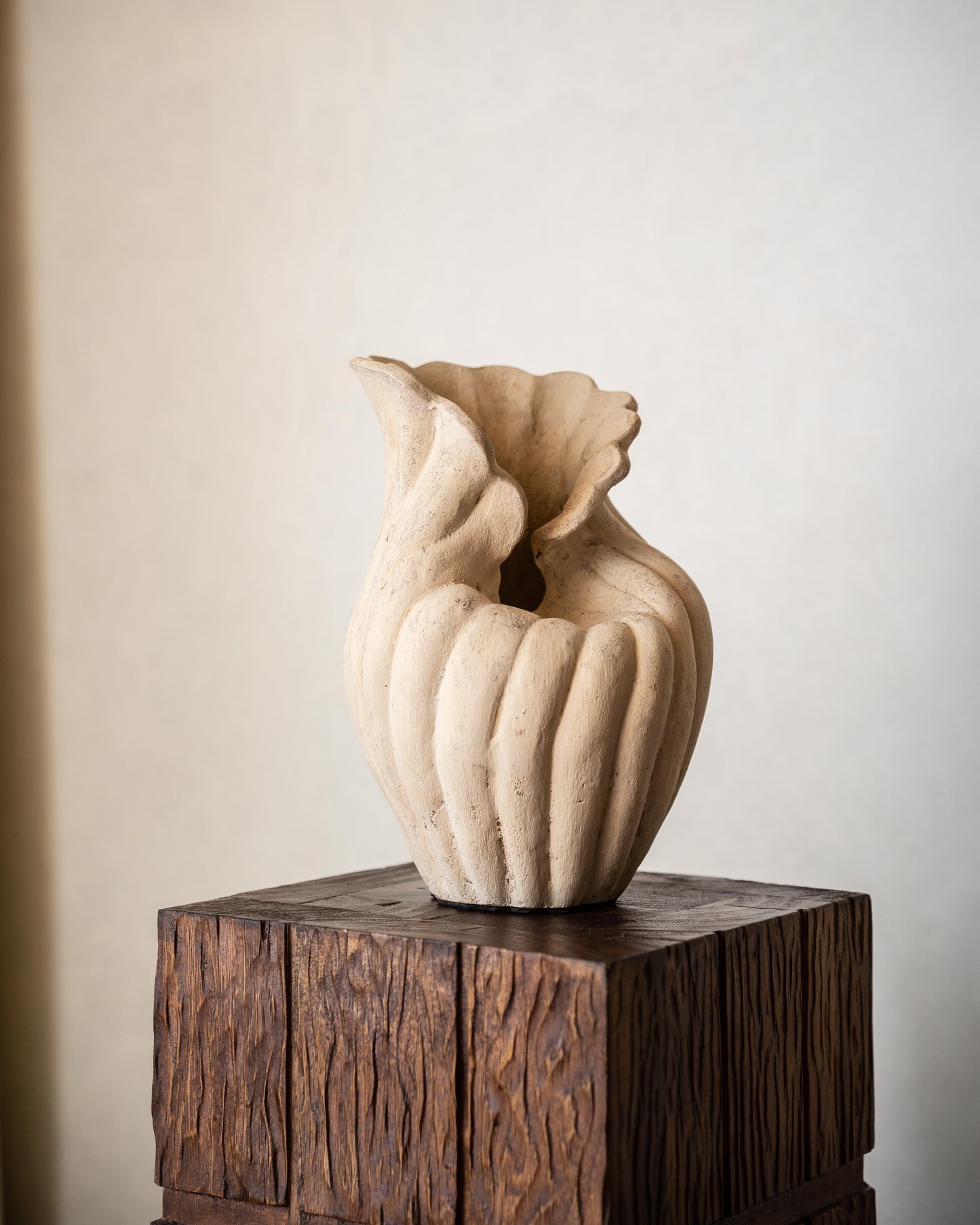Nusa White Vessel