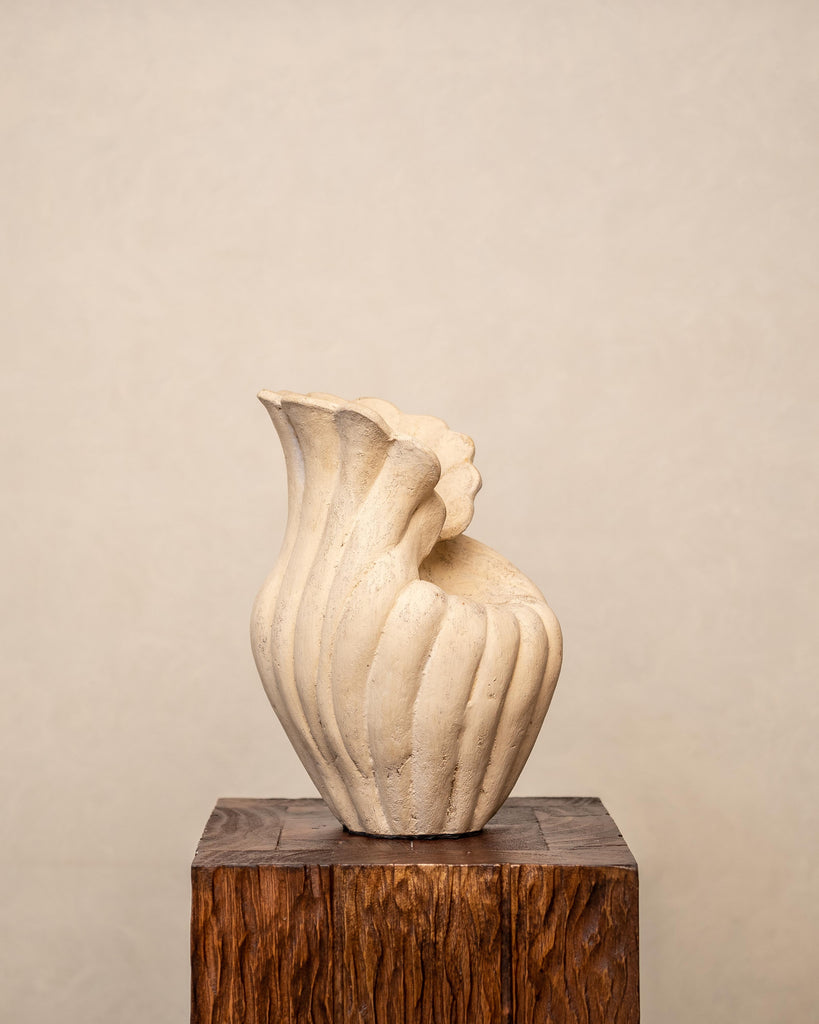 Nusa White Vessel