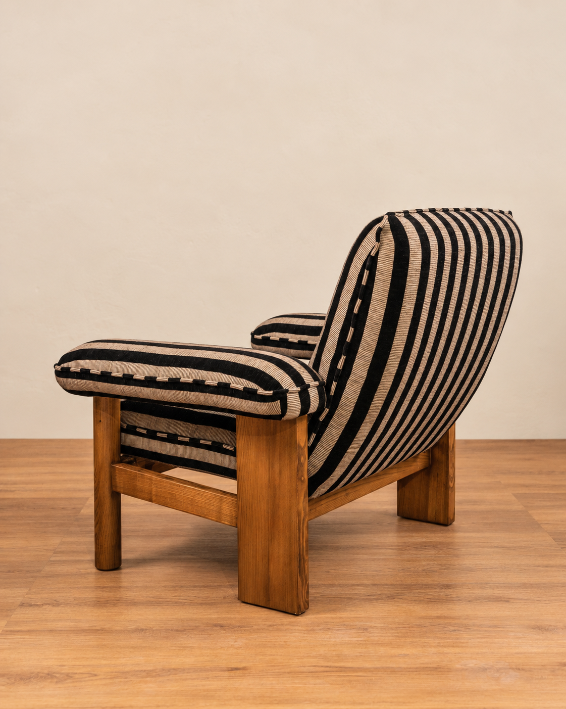 Sion Lounge Chair