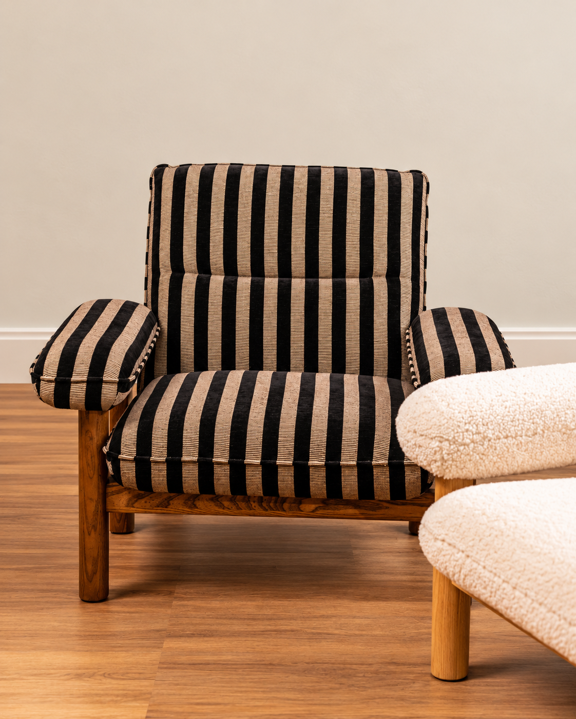 Sion Lounge Chair