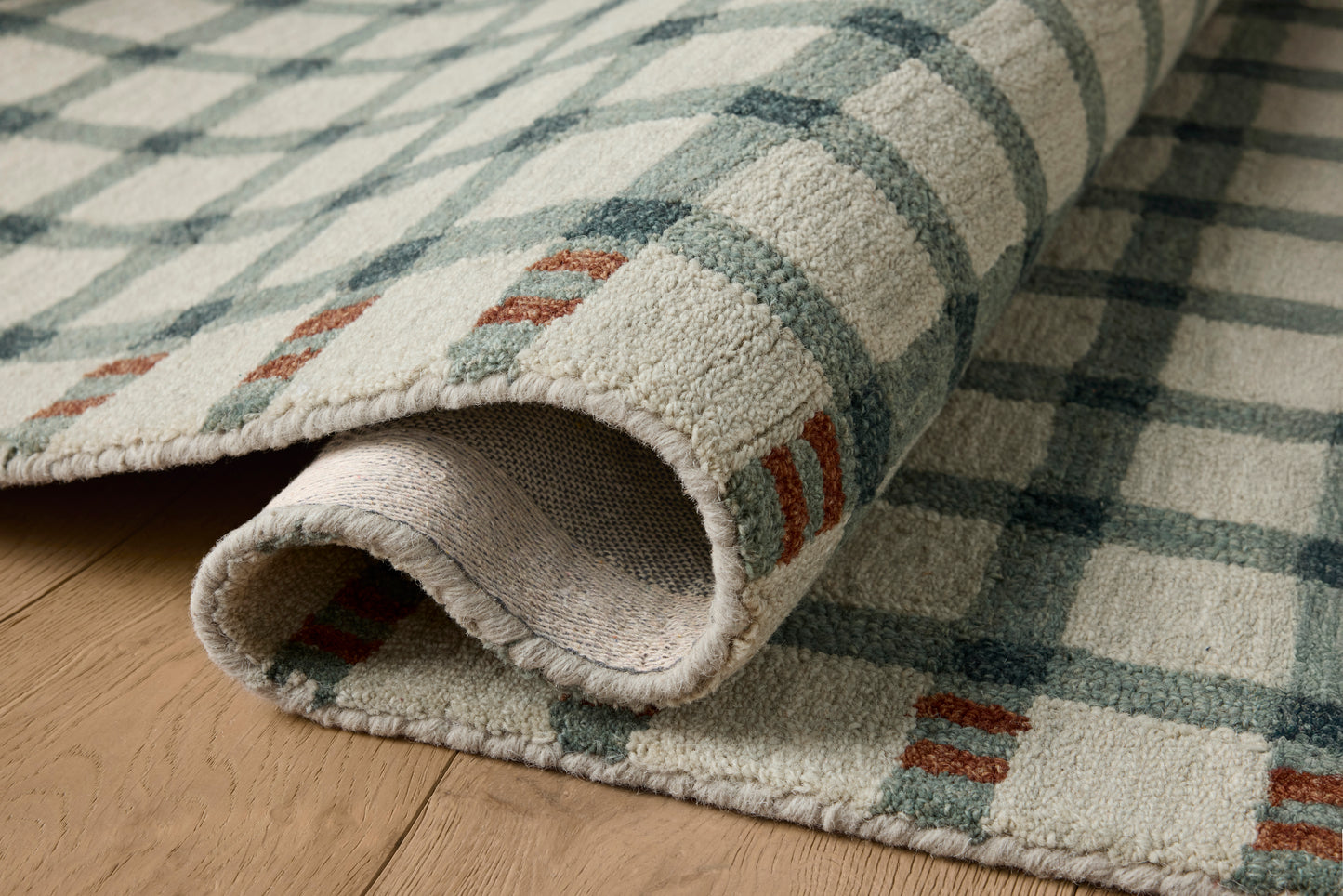 Waylon Spa & Brick Rug