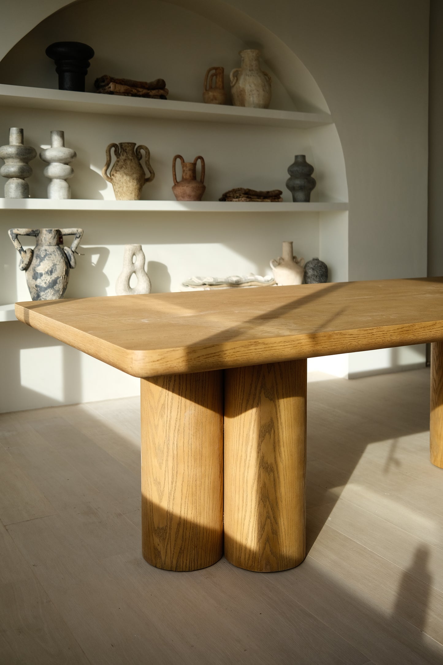 Ithra Dining Table