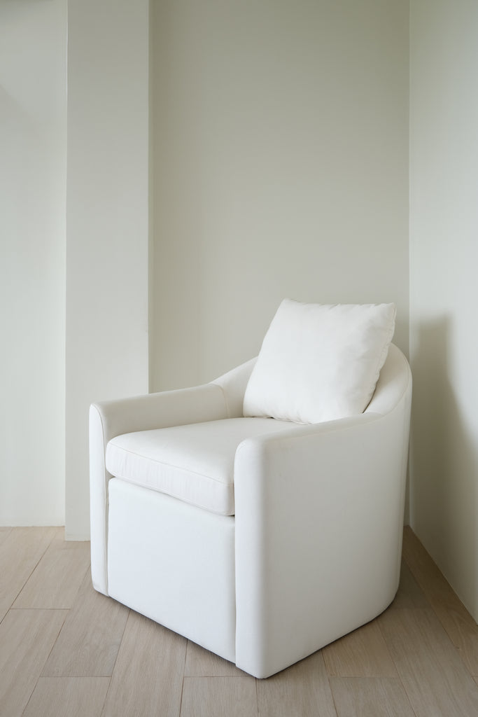 Armi Lounge Chair